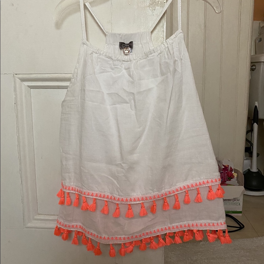 Cute flowy tank top with tassels